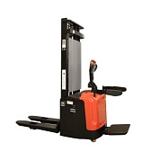 BPLW 2000 45 RAKUDA, Самоходный электрический штабелер, нагрузка 2000 кг., высота подъема 4500 мм, с платформой для оператора, АКБ 24в 210а/ч, зарядное устройство 24в/40а, EPS электроусилитель рулевого управ., контроллер Curtis